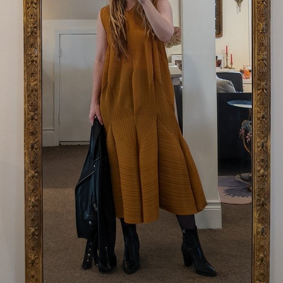 Mustard Midi Dress - Picture 8 of 9